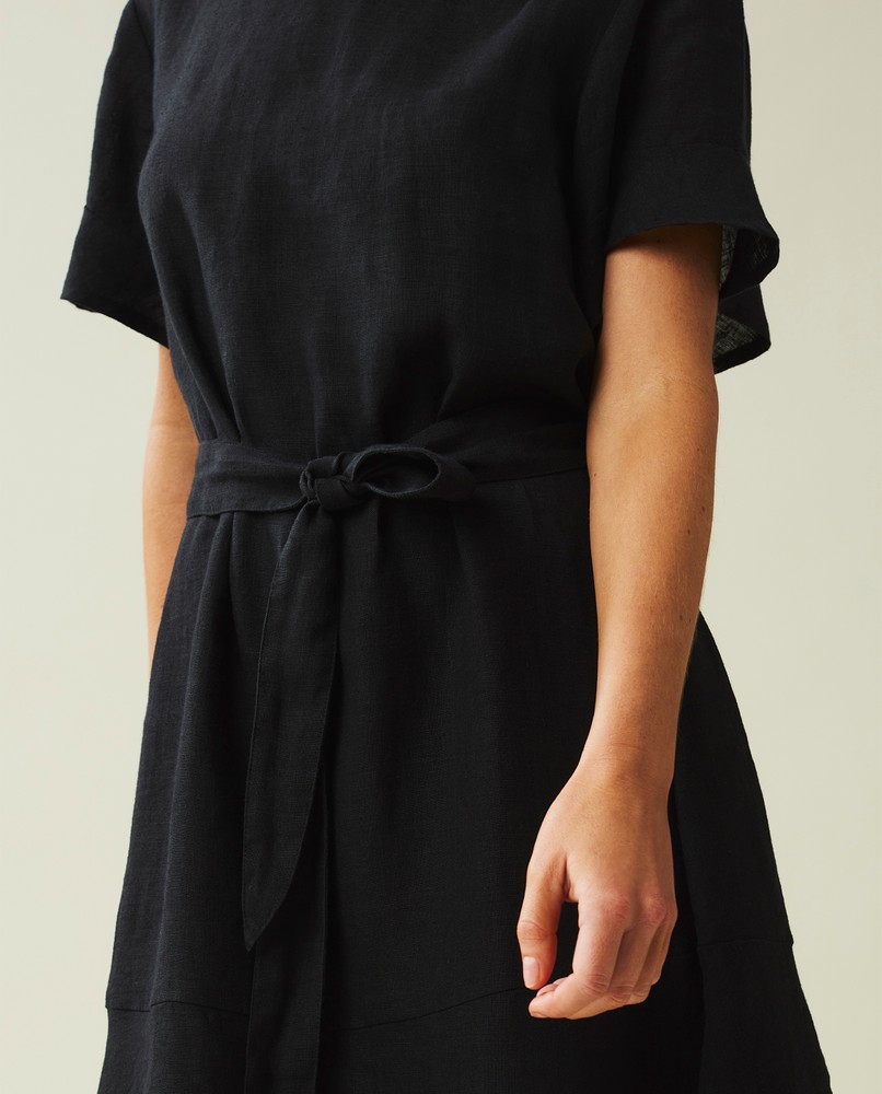 Meghan linen dress, black | Lexington