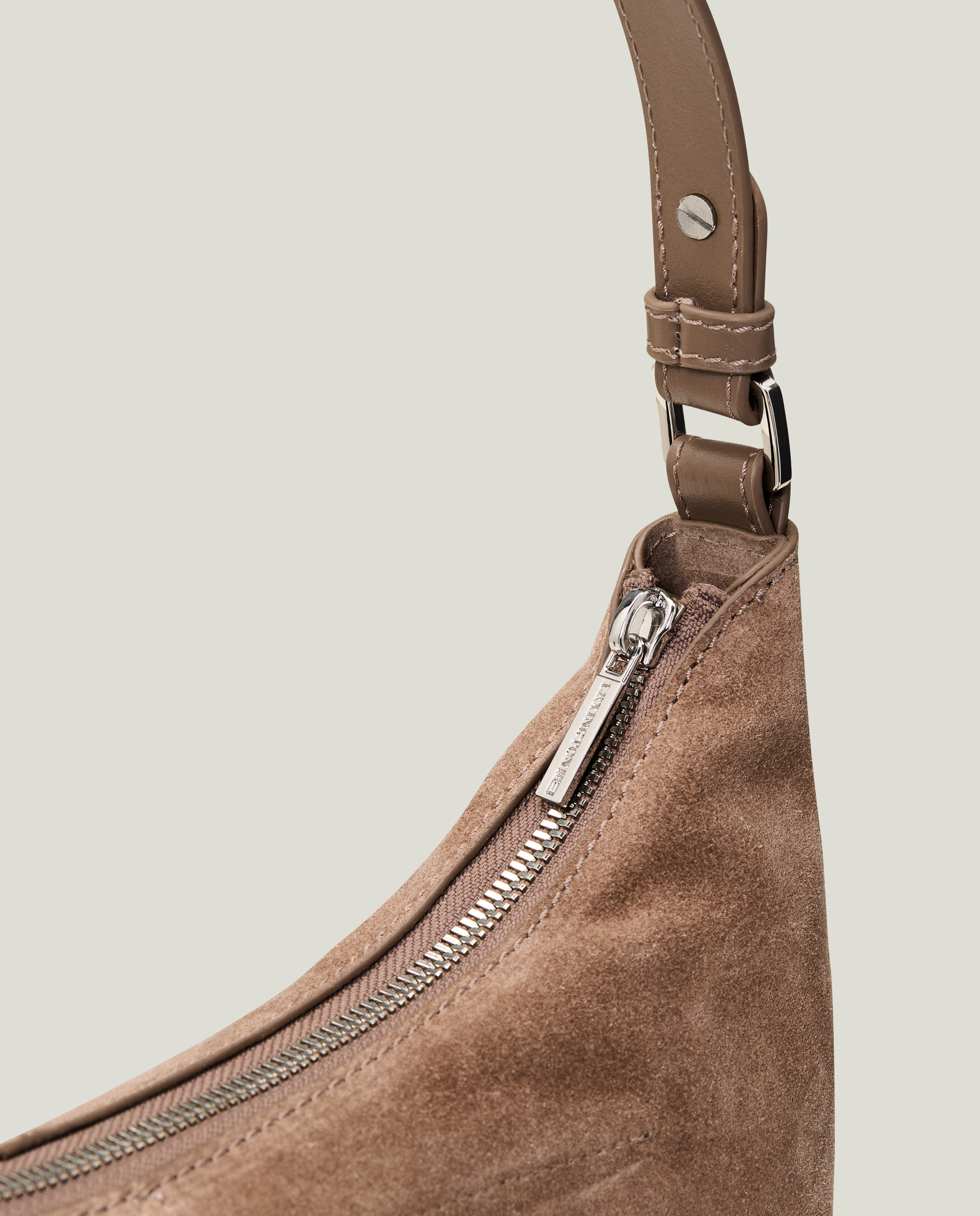 バッグ CHEVIGNON / suede leather shoulder bag バッグ CHEVIGNON / suede leather shoulder bag CHEVIGNON / suede