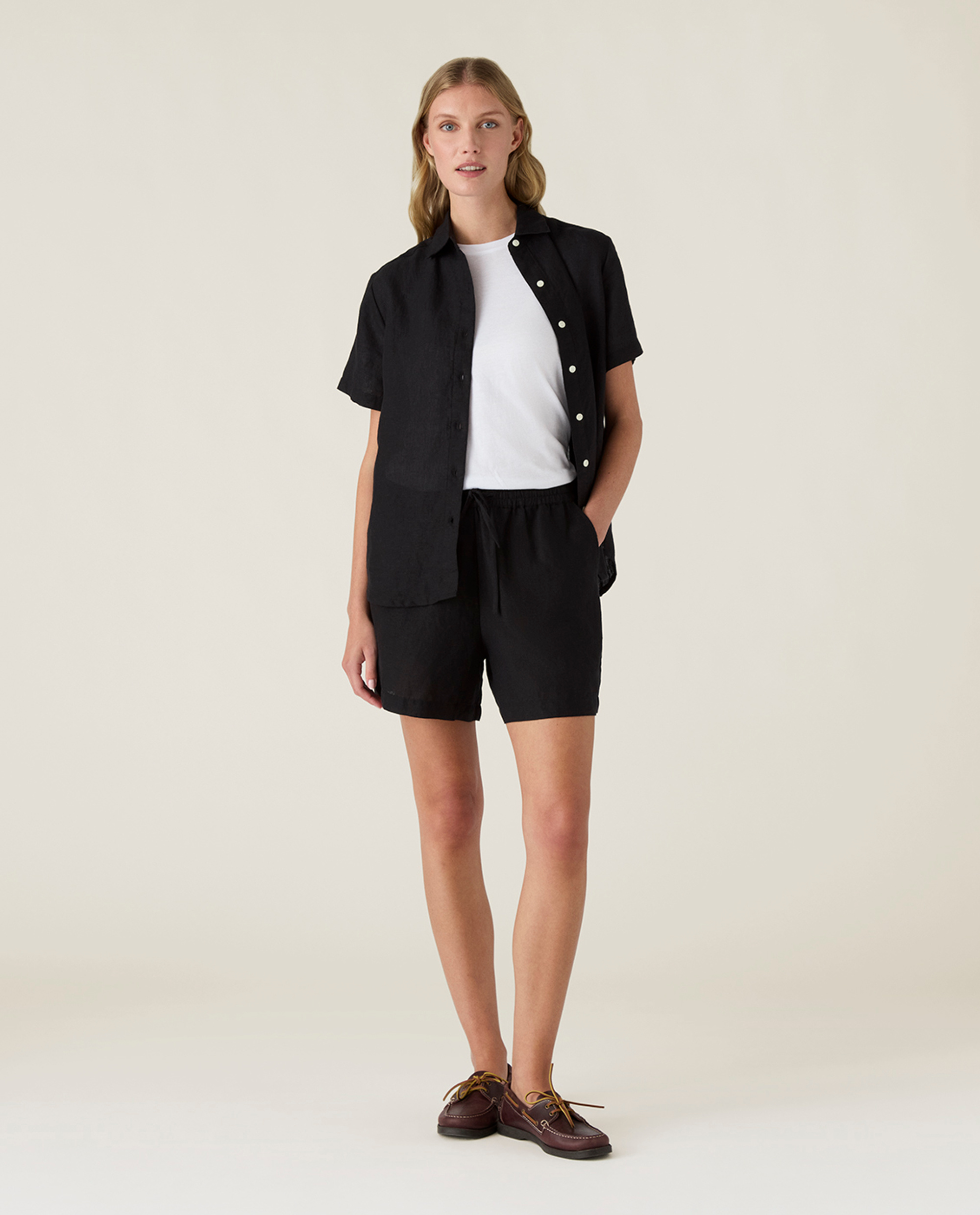 Mid-waist wide-leg linen pants, black | Lexington
