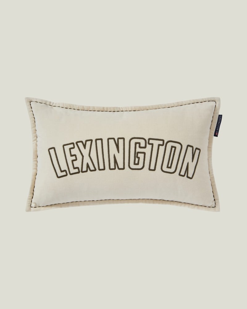 Textlogo-kissen aus bio-baumwollsamt 50 x 30 cm, hellbeige/oliv